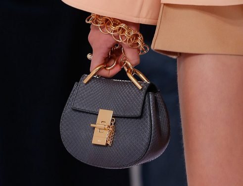 Chloé Spring 2018 Bags: Natacha Ramsay-Levi’s Debut Honors the Drew and Introduces Fresh Silhouettes thumbnail