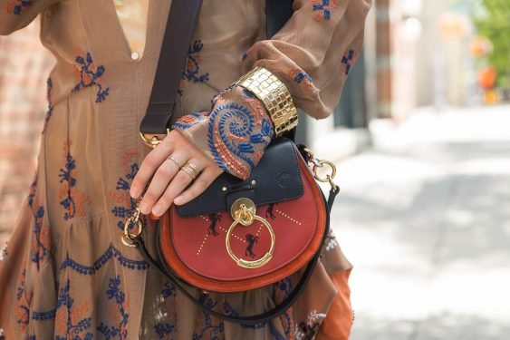Chloé Tess Bag Review: Fall 2018’s Refined New Silhouette Blending Drew and Faye Details thumbnail