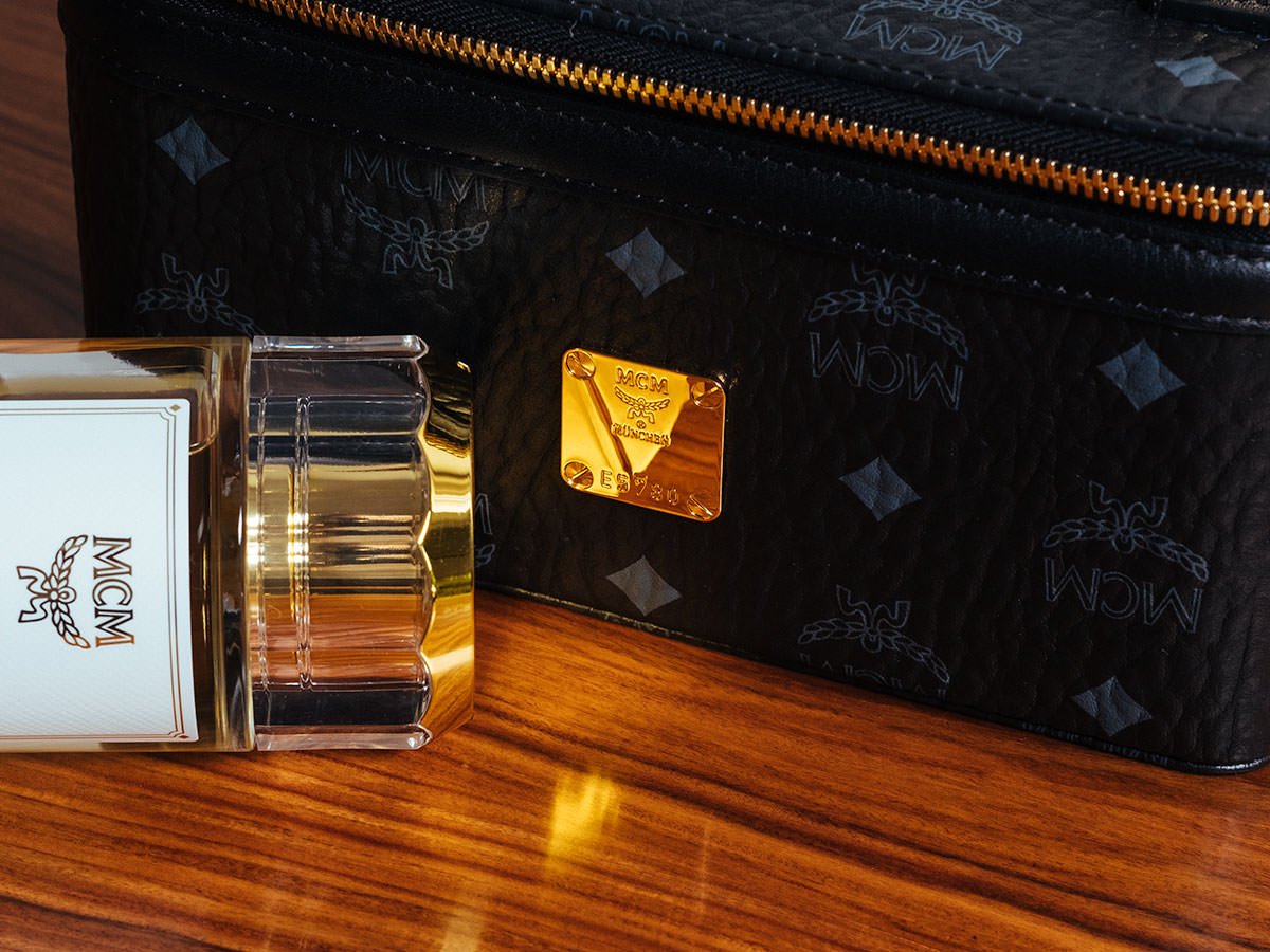 Reference image illustrating How PurseBlog Sources Handbags: Editorial Samples, Gifts, and Full Transparency