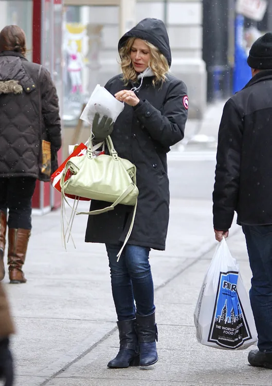 Reference image illustrating Kyra Sedgwick does some shopping with Balenciaga on her arm