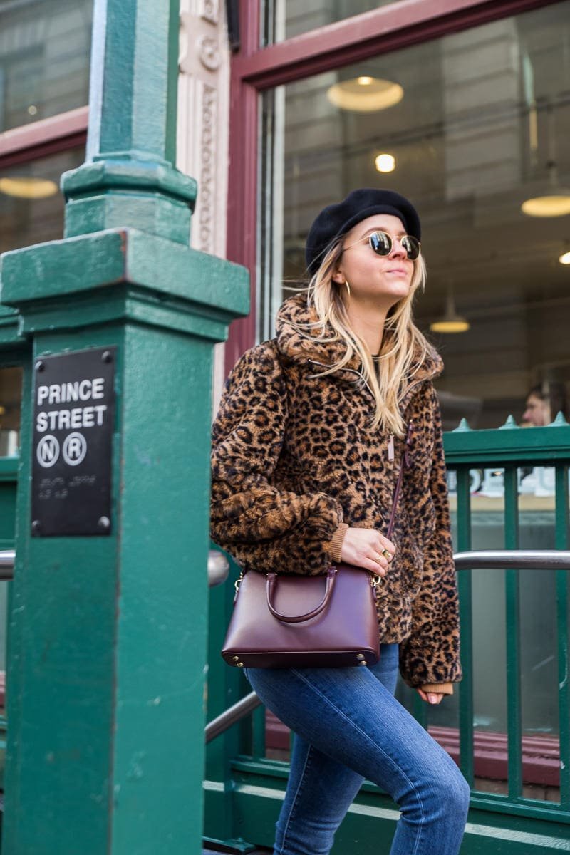 Reference image illustrating Linjer Crossbody Bag Review: Italian Leather Meets Minimalist Design