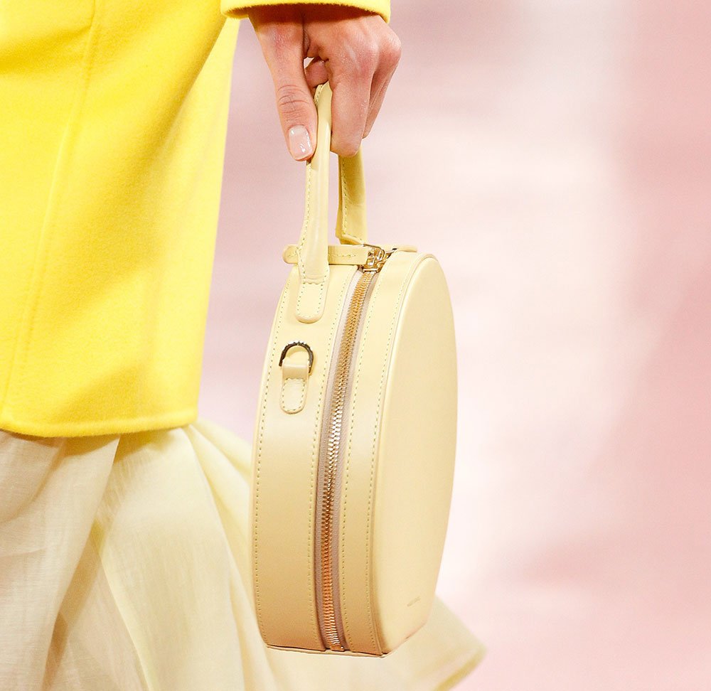 Reference image illustrating Mansur Gavriel Fall 2017 Runway: New Envelope Crossbody Bag and First Ready-to-Wear Collection