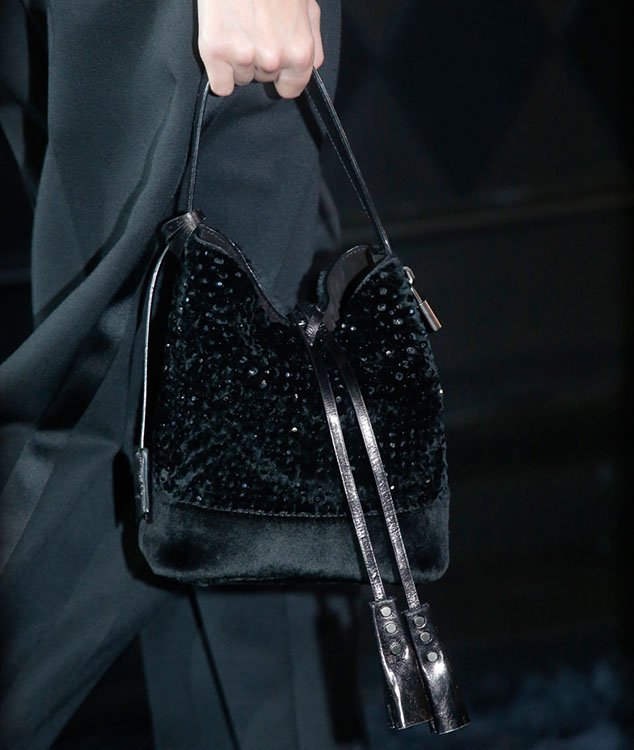 Reference image illustrating Marc Jacobs' Final Louis Vuitton Show: An All-Black Tribute to His Greatest Hits