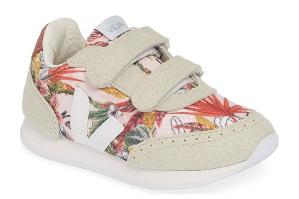 Reference image illustrating Mommy-and-Me Style: Matching VEJA Sneakers and Mansur Gavriel Bucket Bags for a Luxe Twin Look