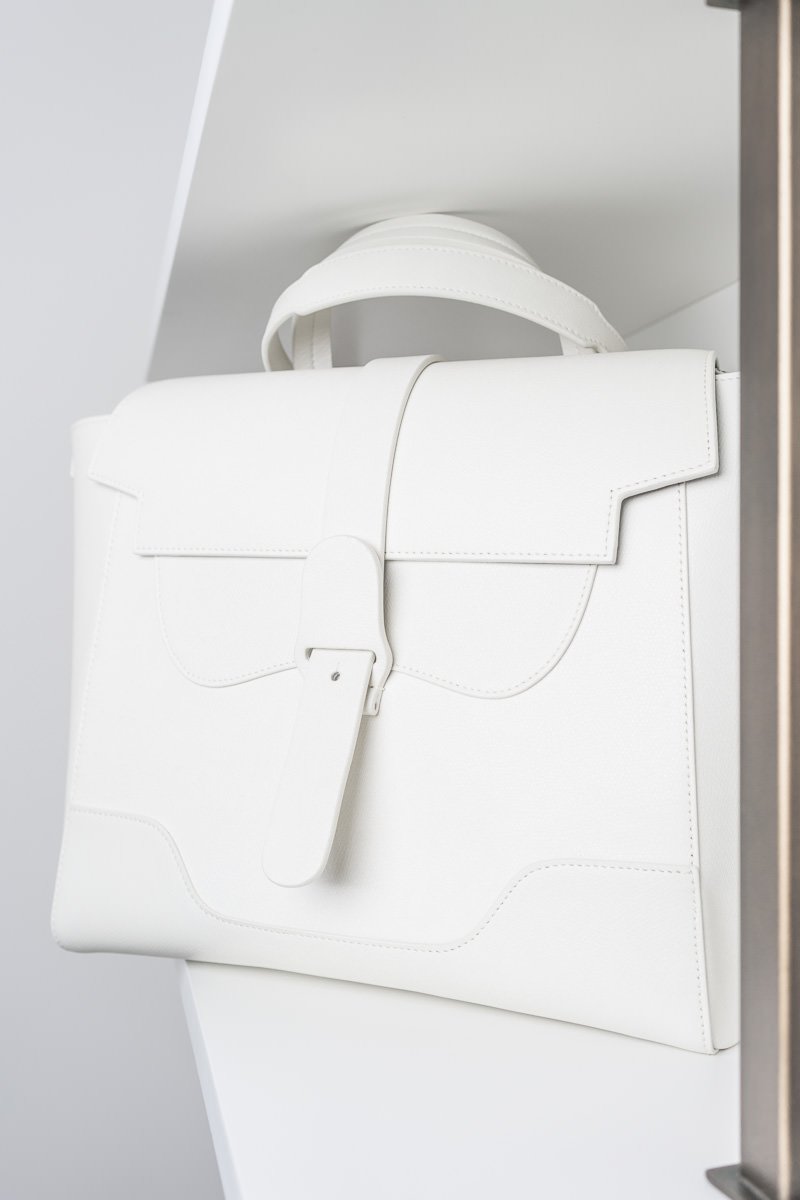Reference image illustrating Senreve Maestra Bag Review: A Hands-On Look at Design, Function, and Everyday Luxury