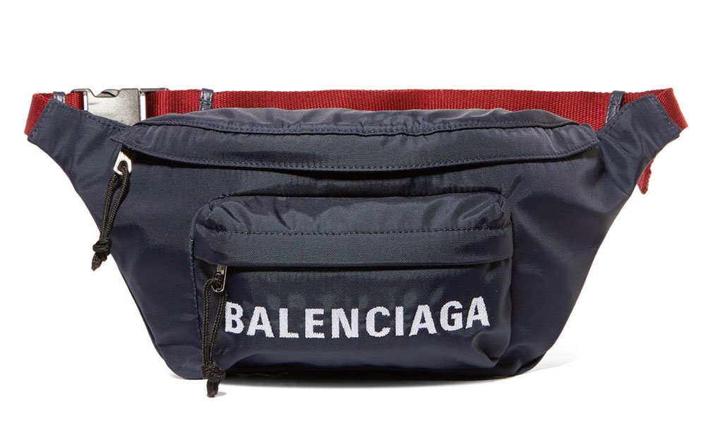 Reference image illustrating The Definitive Guide to 2018’s Most Coveted Logo Handbags