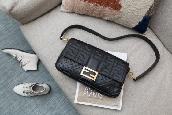 The Fendi Baguette Returns for Spring 2019: Mini and Jumbo Sizes Now Available for Pre-Order thumbnail