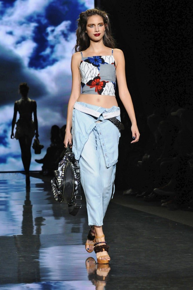 Reference image illustrating The Rise and Quiet Exit of Gwen Stefani’s L.A.M.B. Handbag Line