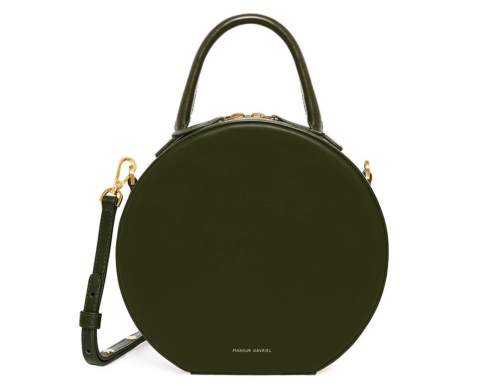 Reference image illustrating Why a Hunter Green Handbag Deserves a Spot in Your Fall Wardrobe