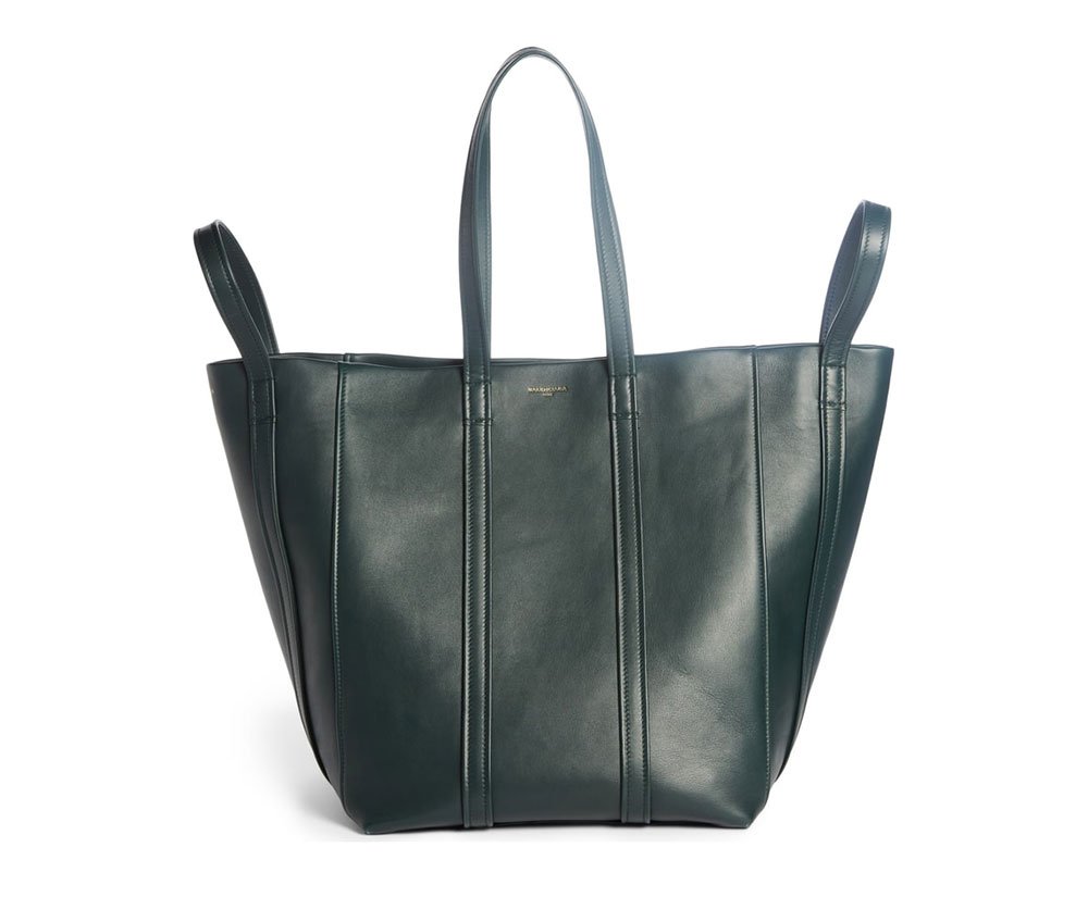 Reference image illustrating Why a Hunter Green Handbag Deserves a Spot in Your Fall Wardrobe