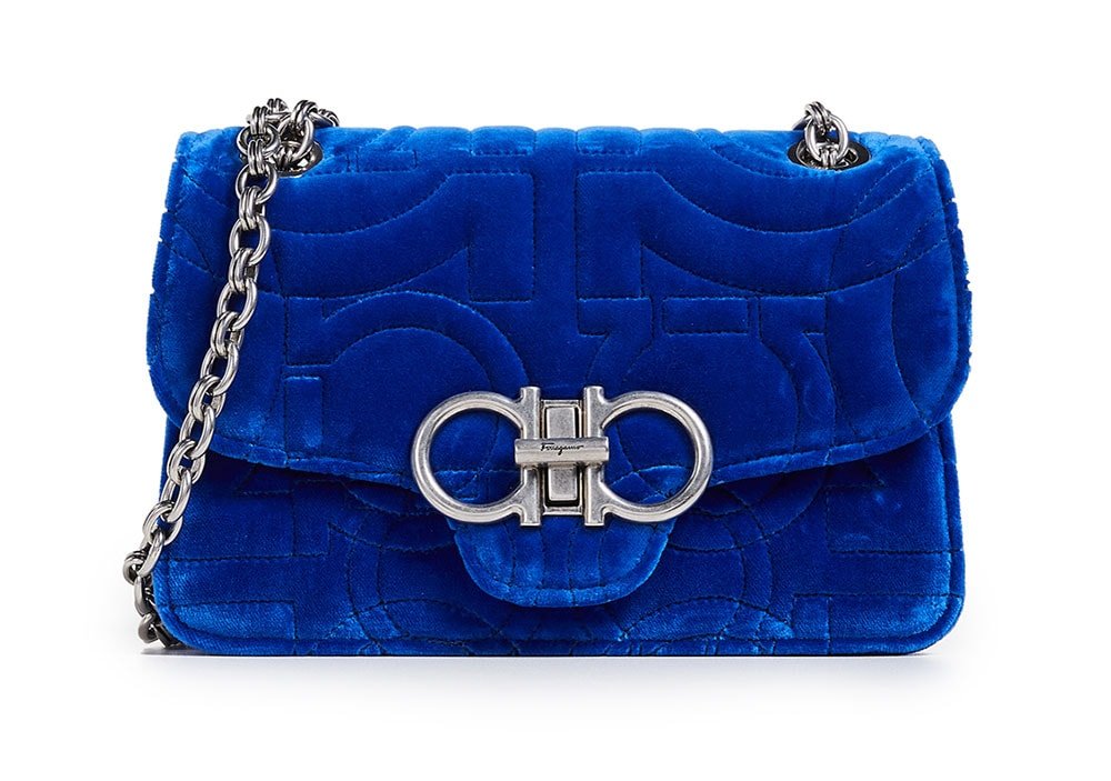 Reference image illustrating Why Chain-Strap Flap Bags Remain a Wardrobe Staple Beyond the Trend Cycle