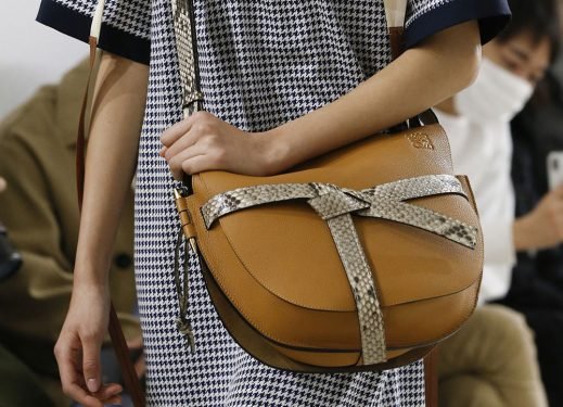 Why Loewe’s Fall 2018 Runway Bags Could Be the New Céline for Luxury Handbag Lovers thumbnail