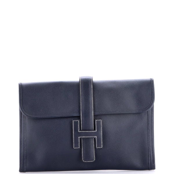 Reference image illustrating Hermès Jige Clutch Epsom PM: A Timeless Icon of Parisian Craftsmanship